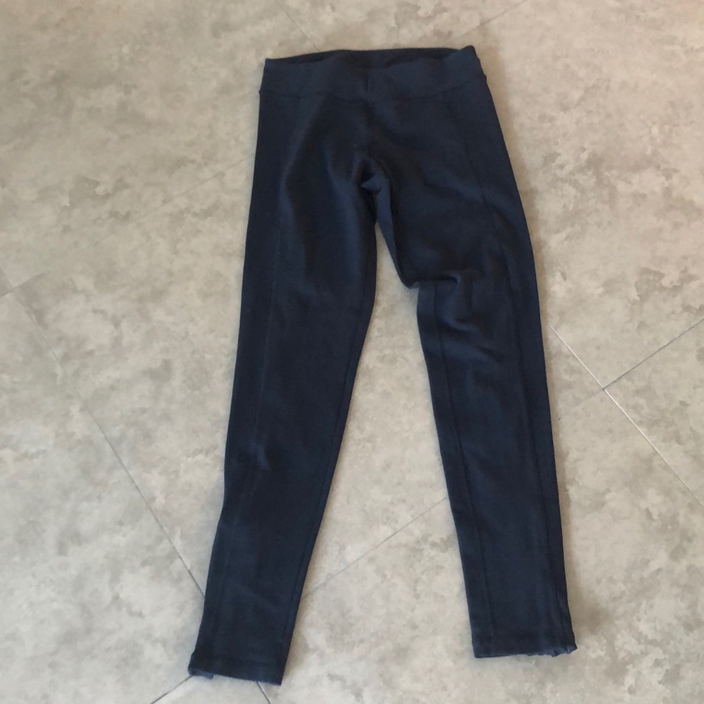 Lululemon 7/8 navy pant with gold zipper - sz 8